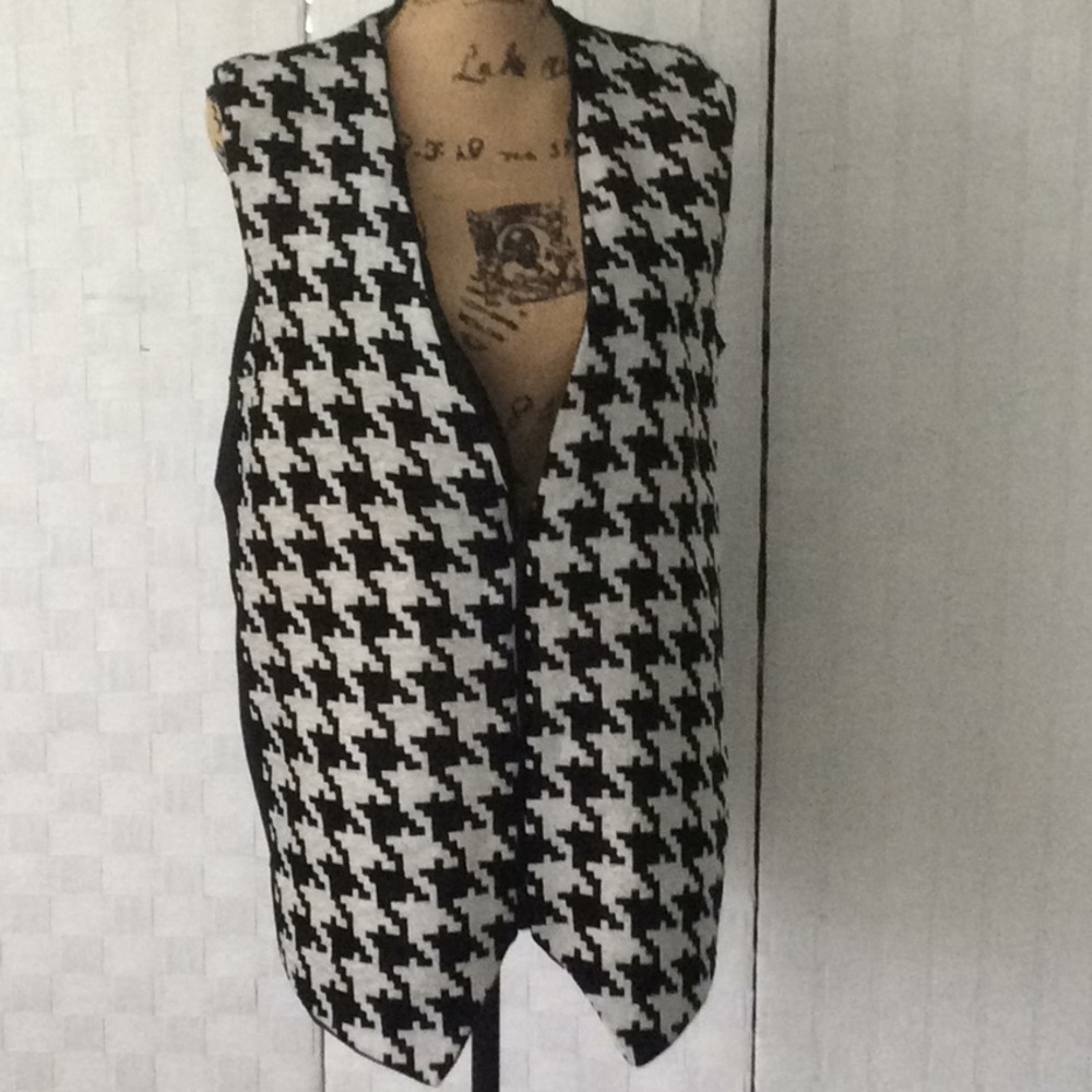 Ann Loy Vest with zipper front size L   NWOT  #363